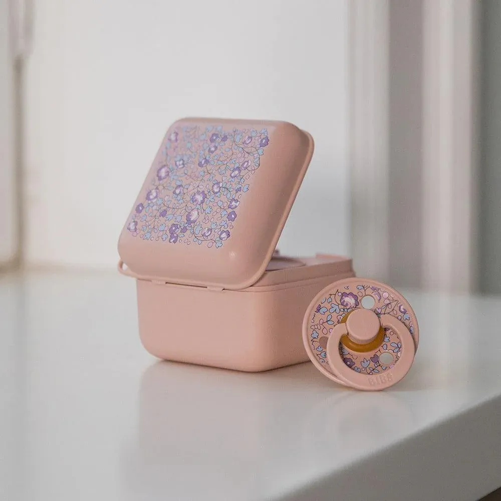 BIBS_Liberty_Pacifierbox_Blush.webp